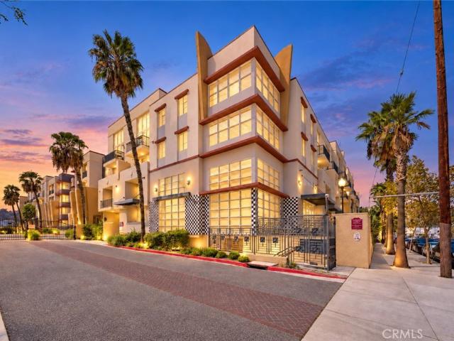 360 W Avenue 26 446