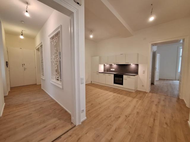 360° Tour / Erstbezug nach Sanierung: klassische 4 Zimmer Altbauwohnung in zentraler Lage des 17. Bezirks