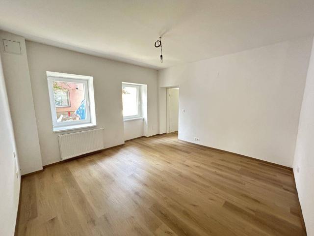 360° Tour / Erstbezug nach Sanierung: moderne 2 Zimmer Erdgeschoss Neubauwohnung in zentraler Lage