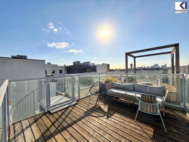 360 TOUR / LUXUS DACHGESCHOSSWOHNUNG AM NASCHMARKT
