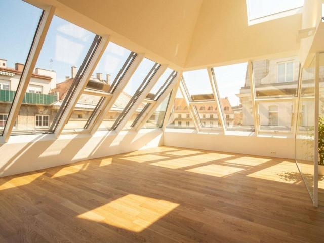 360° TOUR / PENTHOUSE WOHNUNG nahe NASCHMARKT