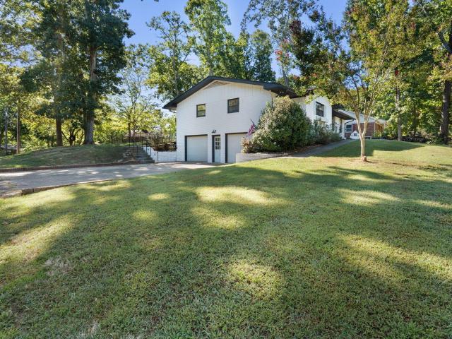 3614 Crestwood Drive NW