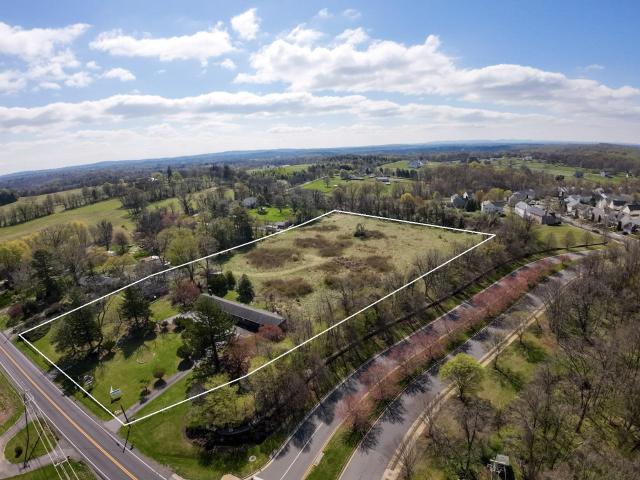 36169 E Loudoun St, Round Hill, VA 20141 | MLS #VALO2092
