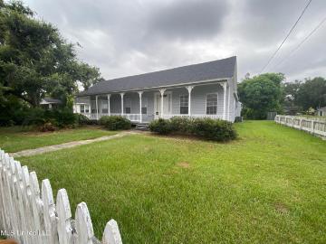 3618 Bellview Ave, Moss Point, MS 39563 | MLS #4090