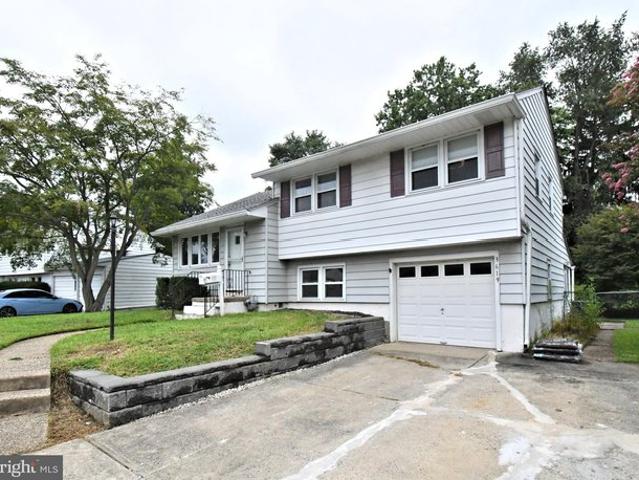 3619 Deepwater Ln, Brookhaven, PA 19015