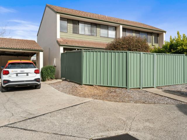 36/100 chewings street page act townhouse for rent lj hooker
