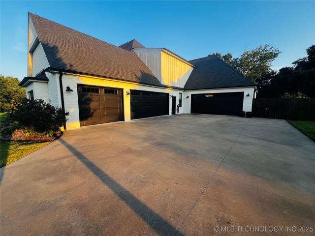 3611 N Country Club Cir, Muskogee, OK