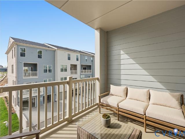 3613 Daisy Field Walk B