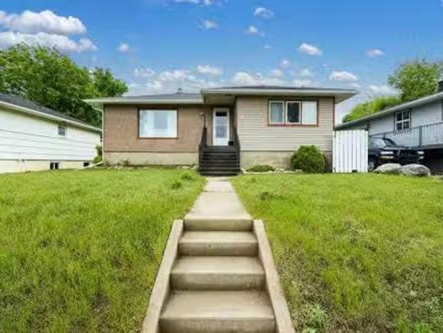 361 7 Street Sw, Medicine Hat, AB, T1A 4K3 house for sale L.