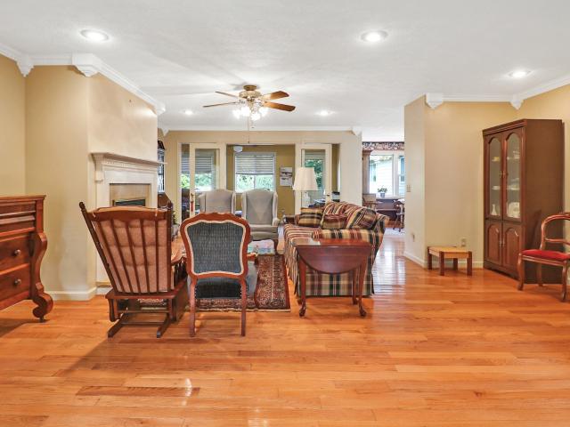 361 Creekway Dr