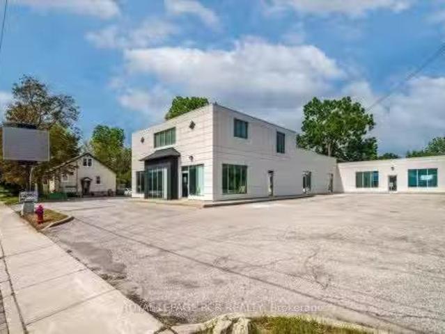 361 Eagle Street, Newmarket, ON, L3Y 1K5 commercial for leas.
