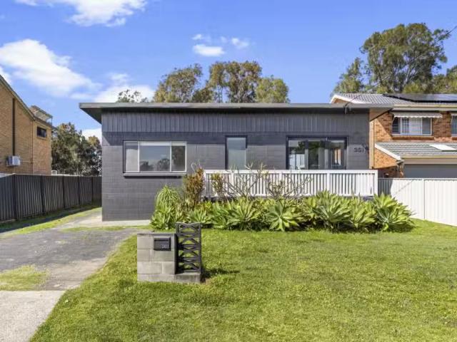 361 Lakedge Avenue, Berkeley Vale House for rent Listed by Ma.