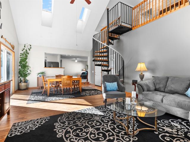 3627 Lakeshore Drive