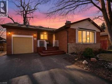 House for sale in Halton - Garden, Fireplace