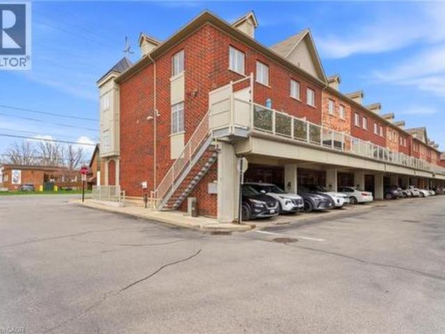 362 Plains Road E Unit# 32, Burlington, ON, L7T 0A4 townhouse for sale | Listing ID 40846 | Royal LePage