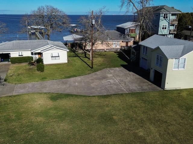 3635 Bayshore Drive