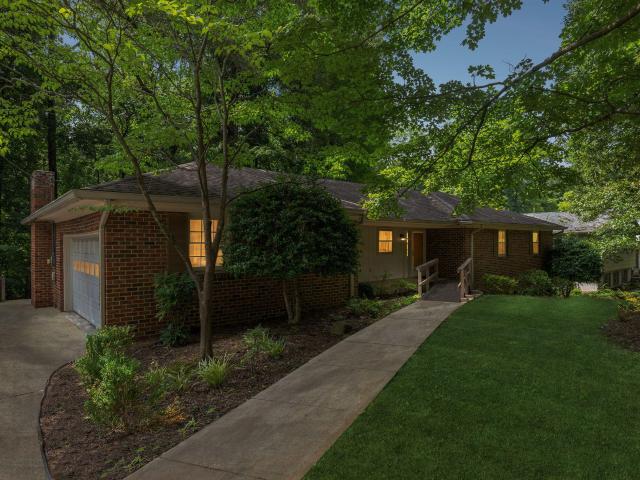3631 Woodcrest Circle NW