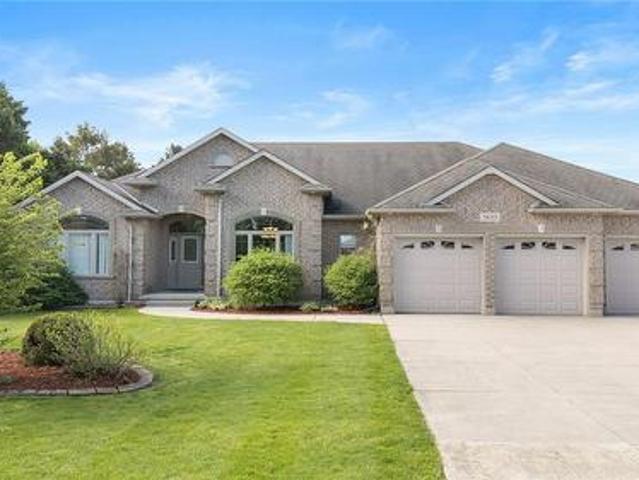 3633 Egremont Road, Plympton Wyoming, ON, N0N 1E0 house for sale | Listing ID 26012 | Royal LePage