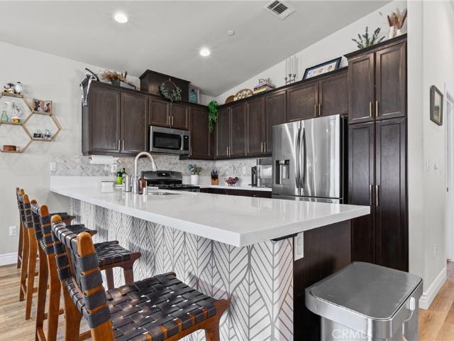 363 Calle De Pueblo