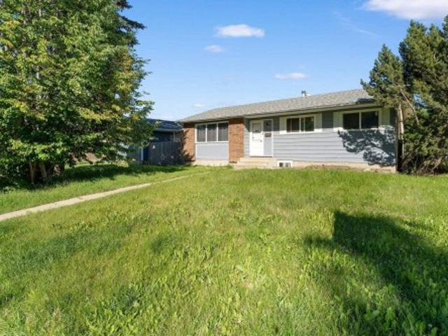 363 Knottwood Road Nw, Edmonton, AB, T6K 2G4 house for sale | Listing ID E4502 | Royal LePage