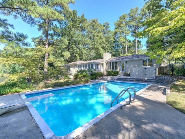 3646 Northshore Road