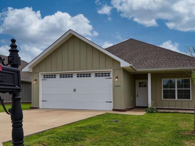 3647 Red Maple Way