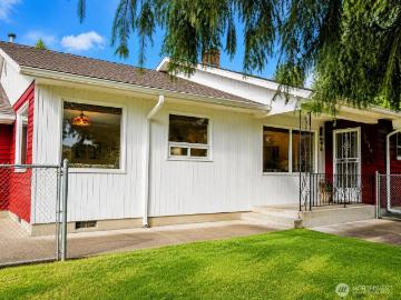 3649 Old Pacific Highway S