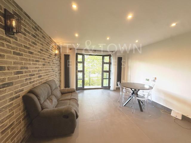 3640 copperfield road, mile end limehouse, e3