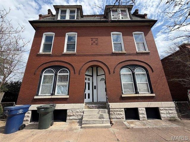 3642 Salena St, Saint Louis, MO 63118