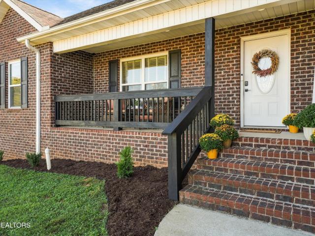 364 Lee Lambert Rd