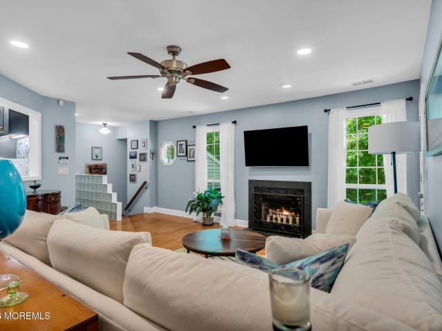 364 Mayfair Place