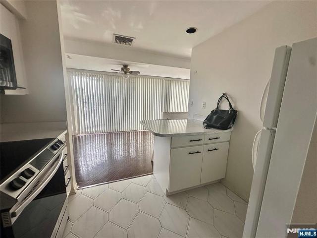 364 Palisade Avenue 2E, Cliffside Park, US, NJ