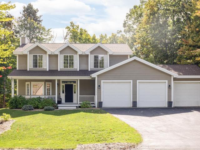 3658 Oxford Drive