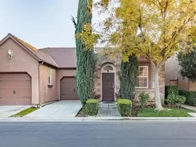 3664 VERMONT LN, CLOVIS, CA 93619