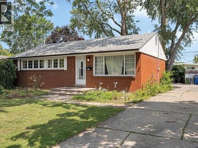 3660 Roxborough, Windsor, ON, N9E 3A2 house for sale | Listing ID 26017 | Royal LePage