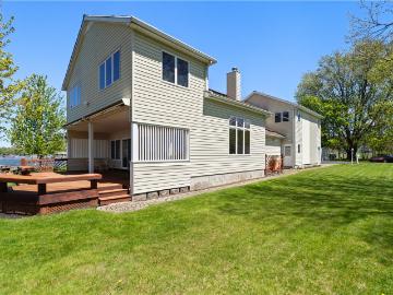 3660 Shoreline Dr