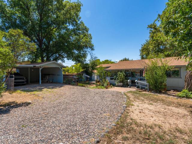 3663 e cactus blossom lane