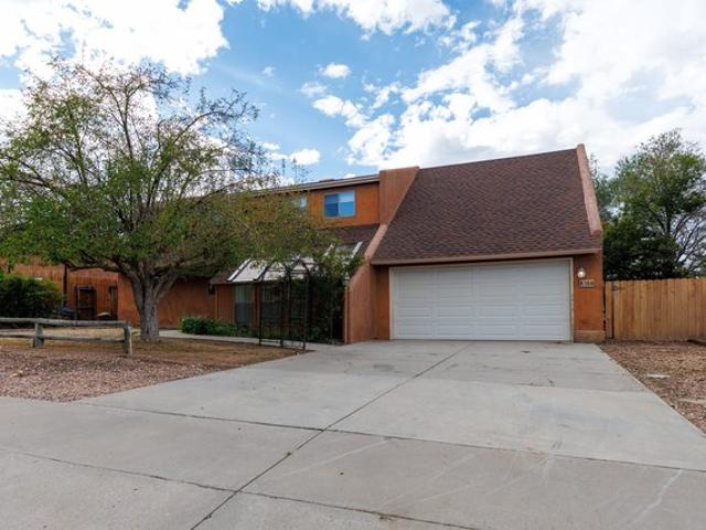 366 Garver Ln, White Rock, NM 87547