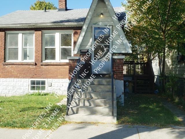 3674 King – A house in West Windsor – Close to the Battery Plant