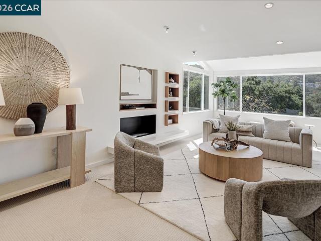 3674 Rossmoor Pkwy 7