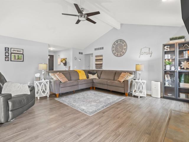 36779 N Pointe Cir Street