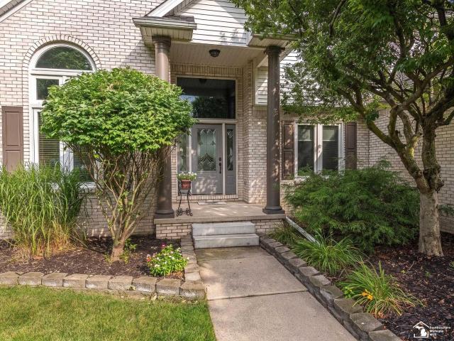 367 Golfview Way