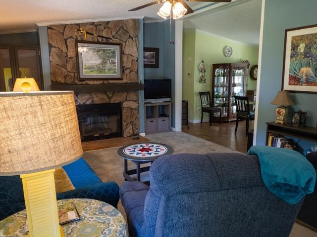 367 Oak Hill Ln