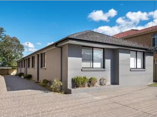 3/67 Mount Keira Road, West Wollongong Apartment for rent Lis.