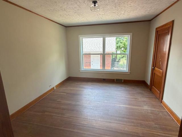 367 w court ave w