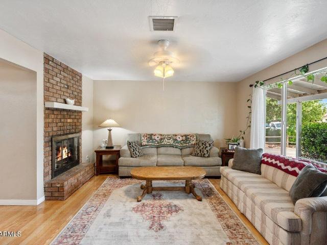 3684 n catherine drive