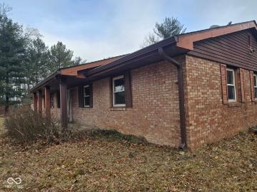 3687 N Countryside Street