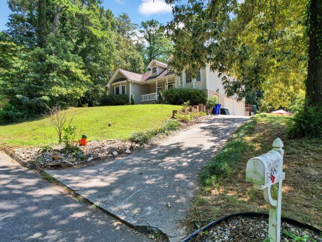 3687 Crown Colony Dr NW