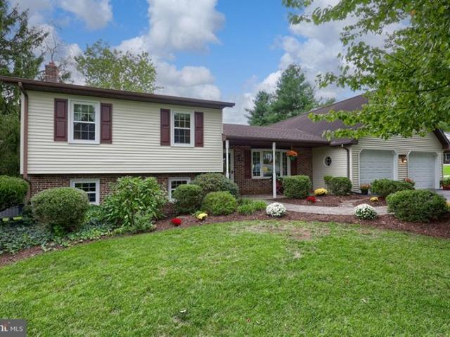 3681 Elizabethtown Rd, Manheim, PA 17545