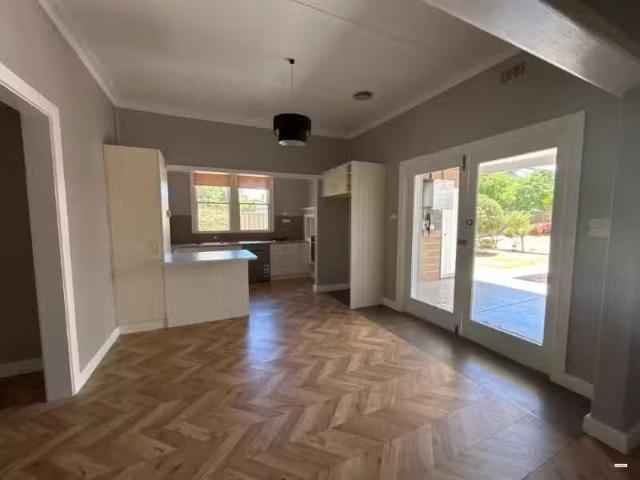 368 Glenly Street, North Albury House for rent Listed by Prop.